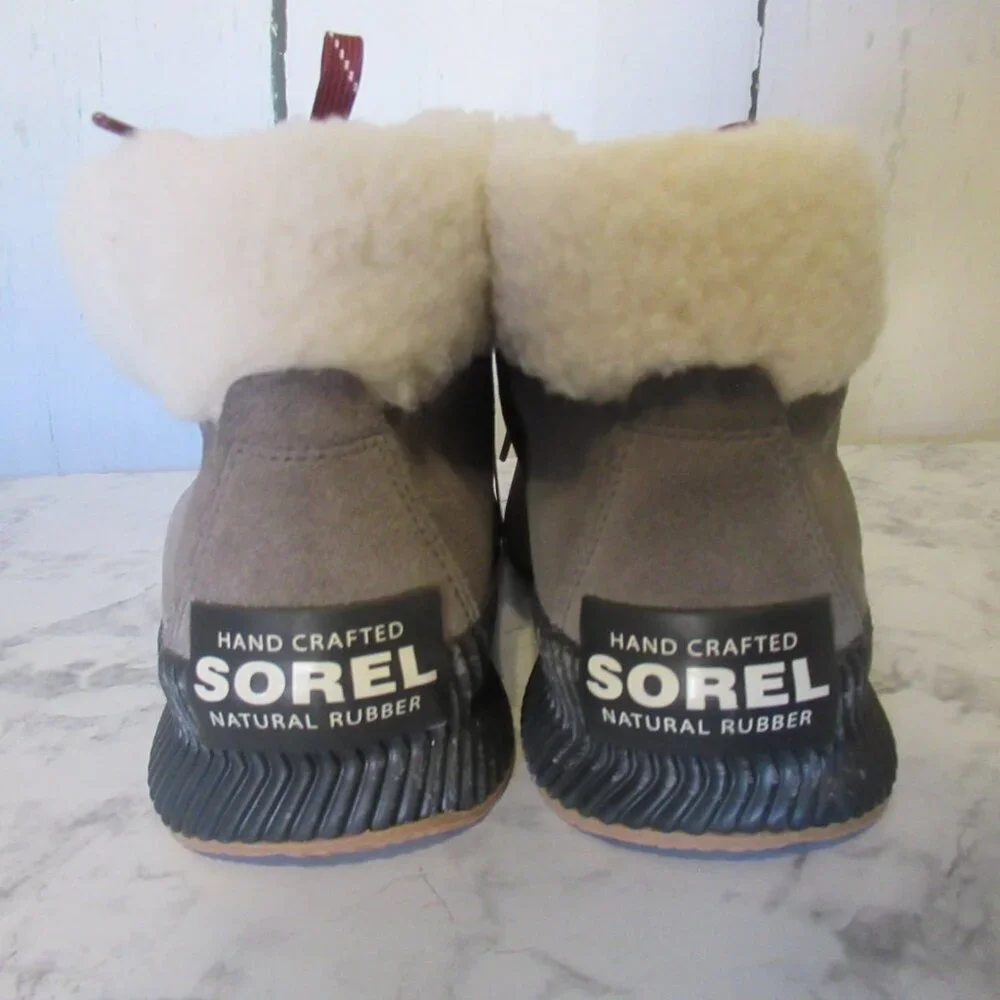 Sorel Boots 9.5 40.5 Gray Out N About III Conquest Waterproof Sneakers Shearling